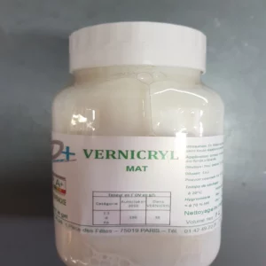 Pot de vernis Vernicryl.